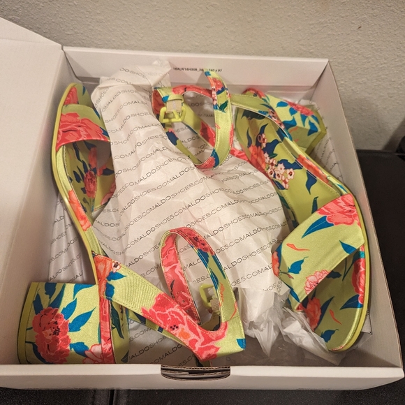 Aldo open toe block heel sandals - Picture 3 of 6